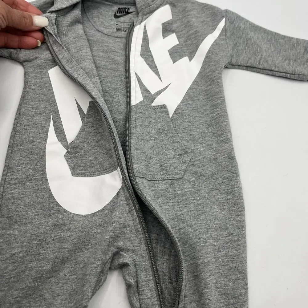 Nike Jump Suit Babies Size 6M Casual Jump Suit Grey Heather White Logo